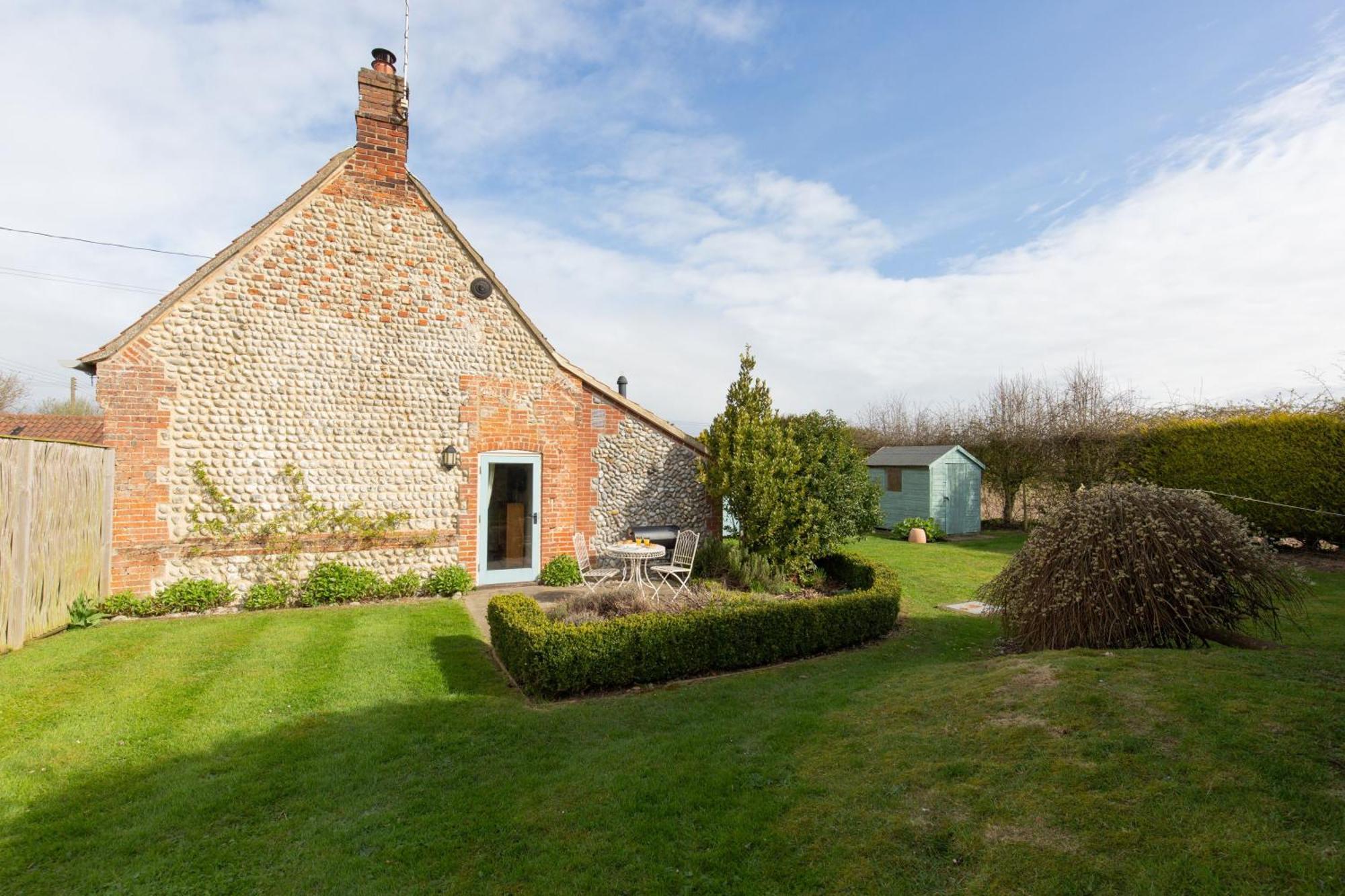 Garden Cottage West Beckham ภายนอก รูปภาพ